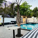 435 On Vale Boutique Aparthotel