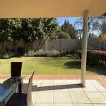 Sizanazo Guest House - In The Heart Of Northcliff Hill