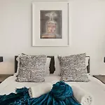 Park Central Rosebank 2 Bedroom Apartment
