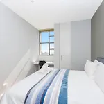 The Median Rosebank Luxury Apartment - Building With Generator