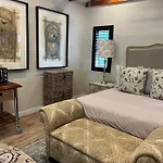 Guest Suite In Leafy Morningside