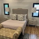 Guest Suite In Leafy Morningside