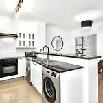 Sandton Lux, 2 Bedroom & 2 Ensuite, No Load Shedding