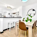 Sandton Lux, 2 Bedroom & 2 Ensuite, No Load Shedding