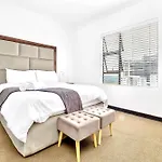 Sandton Lux, 2 Bedroom & 2 Ensuite, No Load Shedding
