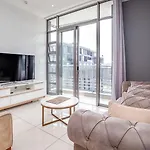 Urban Oasis Apartments At The Median