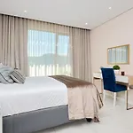 Two Bed En-Suite Apartment At The Terrace Sandton Gate