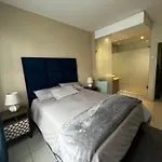 Tyrwhitt Apartment, Rosebank