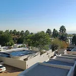 Mount Royal 44 Large 1 Bed With Balcony