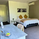 Retreat On Sloane
