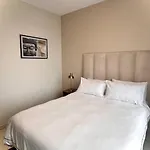 Tyrwhitt Apartment