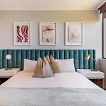 New Luxury Spacious Apartment