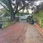 Big Oak Cosy Cottage