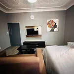 163 On Bez Unit 22