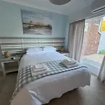 Tranquil Cottage Retreat - Malanshof Randburg