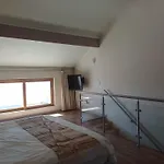 Mount Royal 30 Large 1 Bed With Balcony