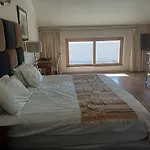 Mount Royal 30 Large 1 Bed With Balcony
