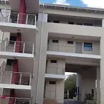 Luxurious & Stylish Apartment