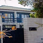 Luxury Apt Walk 2Melrosearch 18