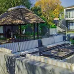 Cosy Nest 5 Min2Sandton City 15
