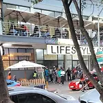 Main Street Life Aparthotel