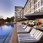 Sandtoncity-Apartment-Sleeps4-Pool-Parking