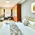 Atlantic Pearl Guest House Sandton