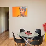Lovely Spacious Two Bedroom Apartment