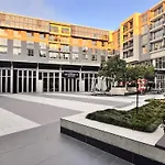 Executive 2-Bedroom Luxury Suite In Bedford Centre Mall