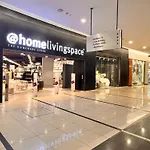 Executive 2-Bedroom Luxury Suite In Bedford Centre Mall