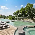 Stunning 1 Bedroom Apartment In A Hotel With Pool