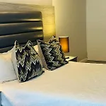 Zuriel Spaces 2 Bedrooms 2 Bathrooms Luxurious Modern Apartment