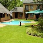 Hoyohoyo Chartwell Lodge