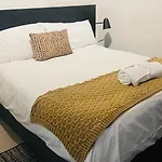 Spacious Studio In Sandton, Johannesburg