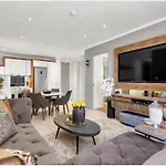 Sandton Smart Apartment Thirteen