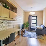 Vi\'S Place