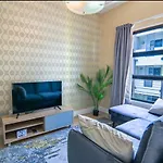 Vi\'S Place