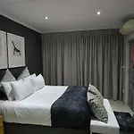 Sandton City Luxury Apartment