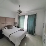 Upmarket 3 Bedroom Apartment