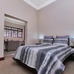 Rose Road Manor - Houghton Johannesburg