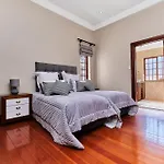 Rose Road Manor - Houghton Johannesburg