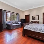 Rose Road Manor - Houghton Johannesburg