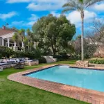Rose Road Manor - Houghton Johannesburg
