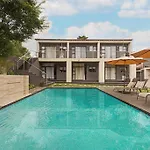 Mmanokeng Suit