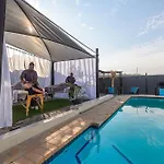 7 Palms Lodge