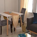 7 Woodmead Suites