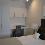 4 Woodmead Suites