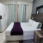 Latona Guest House