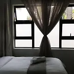 Executive 2-Bedroom Serenity Apartment In Wendywood Sandton With Its Own Entrance