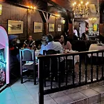 Ophirton Hotel